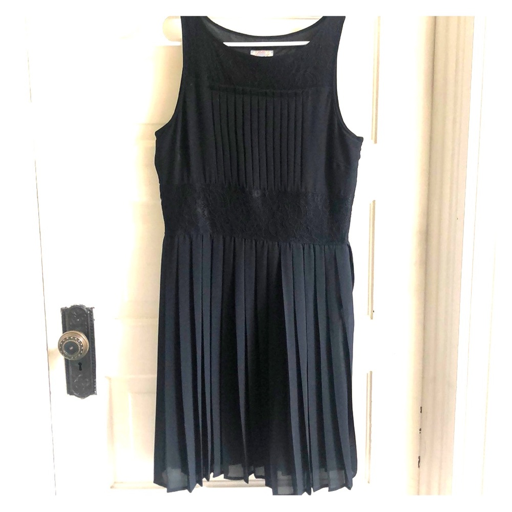 Classy Black Pleated Dress